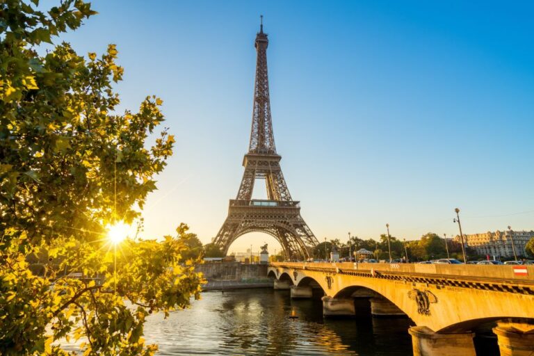 Paris Vacation Travel Guide